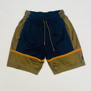 Jordan shorts men’s size large navy and olive green